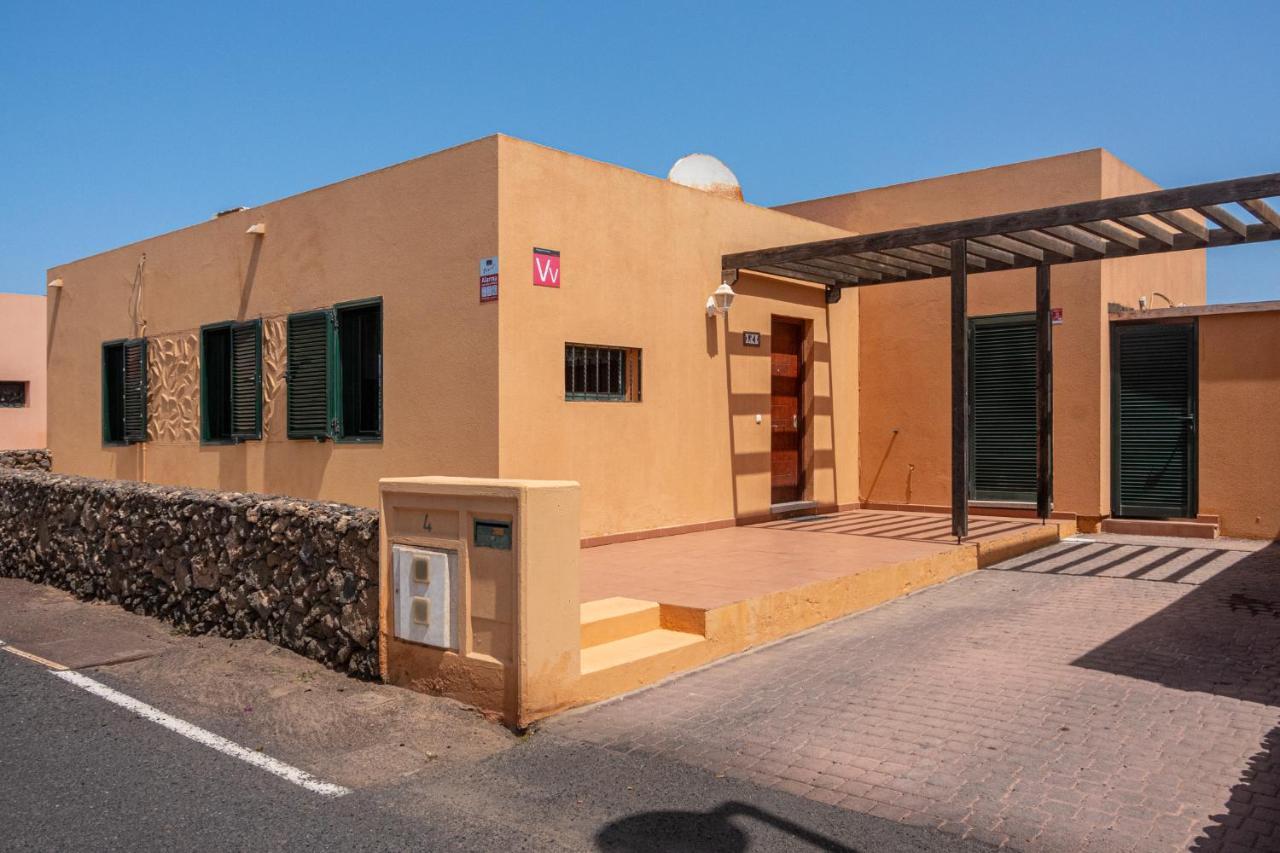 Lovely 2-Bed Villa In Corralejo Fuerteventura Екстериор снимка